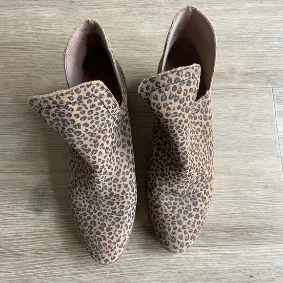 Coconut by Matisse leopard booties. - Picture 1 of 5